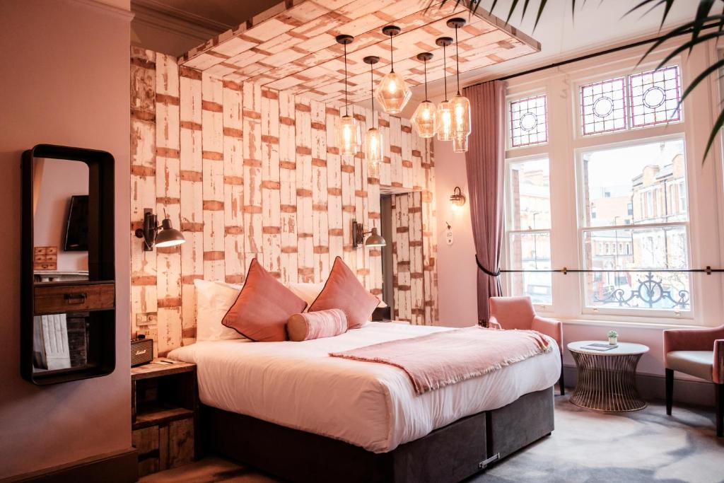 Picture of The Half Moon, Herne Hill Hotel in London