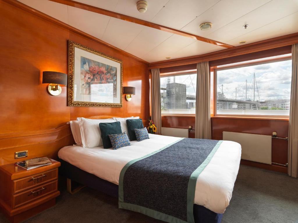 Picture of Sunborn Yacht Hotel Hotel in London