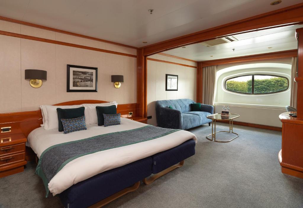 Picture of Sunborn Yacht Hotel Hotel in London