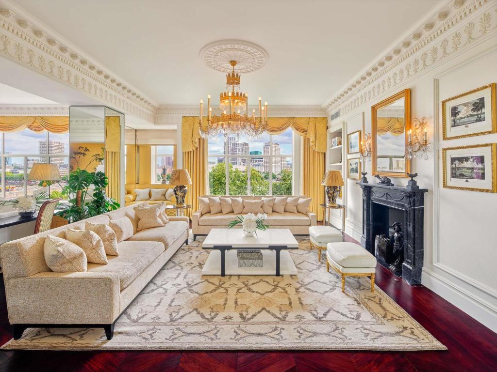 Picture of The Savoy Hotel in London