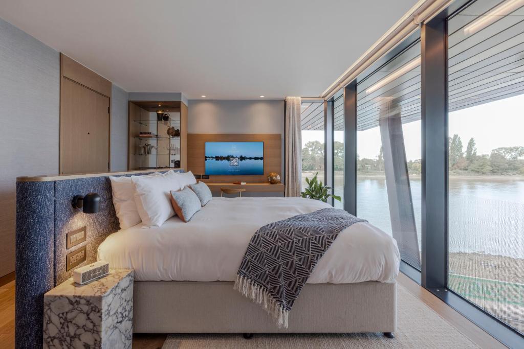 Picture of Fulham Pier Hotel Hotel in London