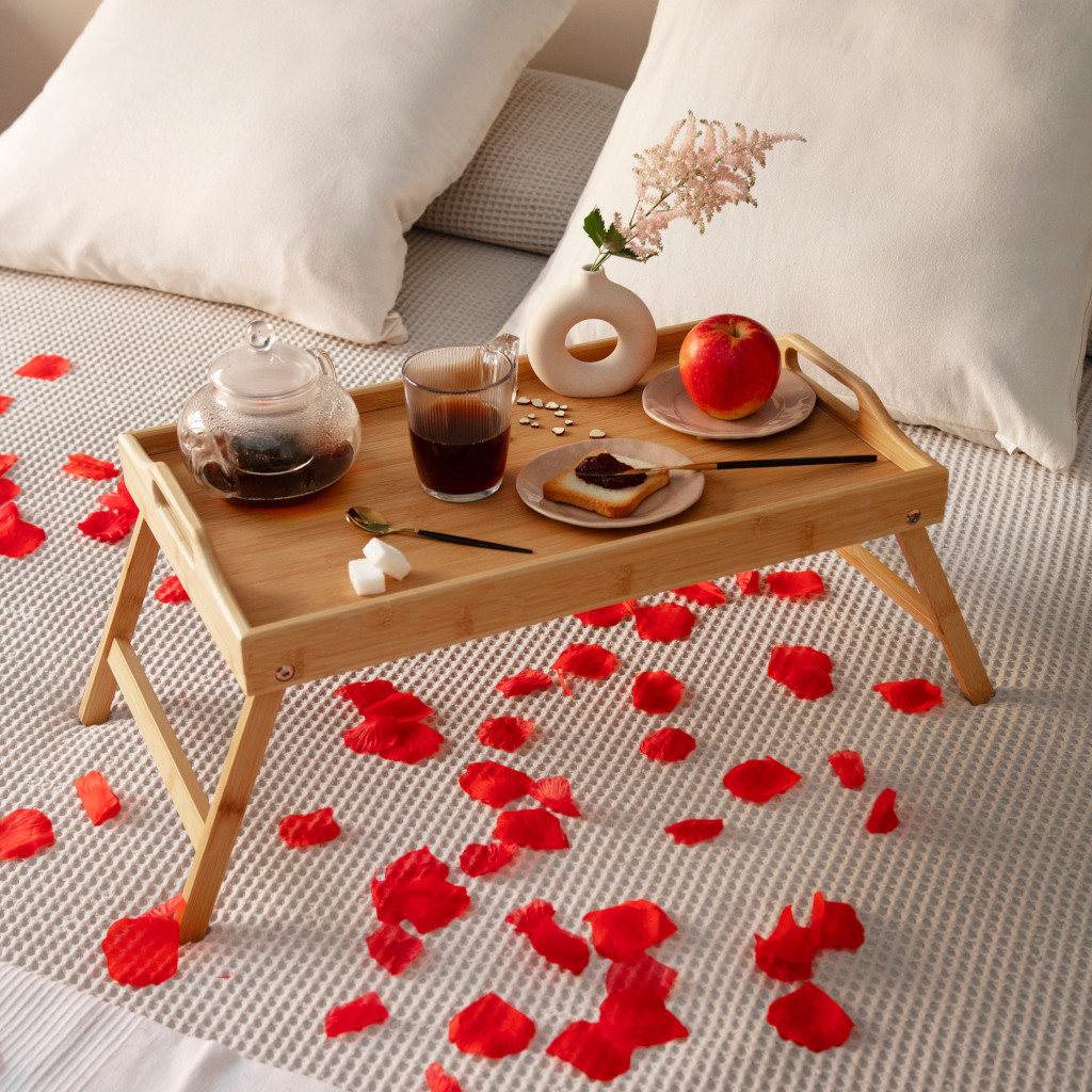 Image of Romantic Escapes collection.